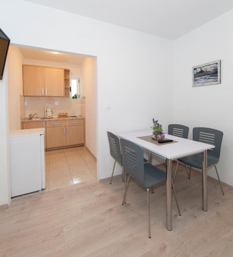 Apartmani Iva Tučepi Eksteriør billede