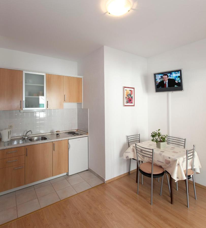 Apartmani Iva Tučepi Eksteriør billede