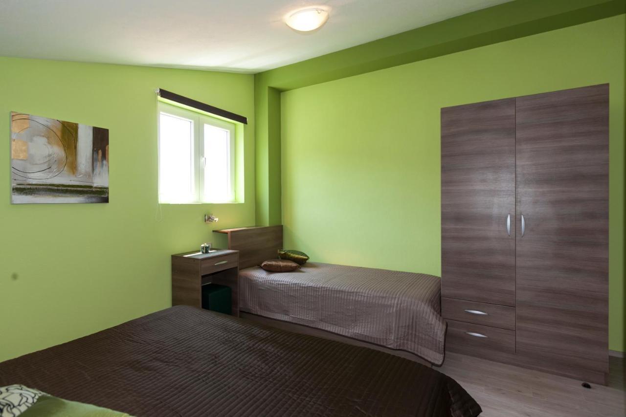 Apartmani Iva Tučepi Eksteriør billede